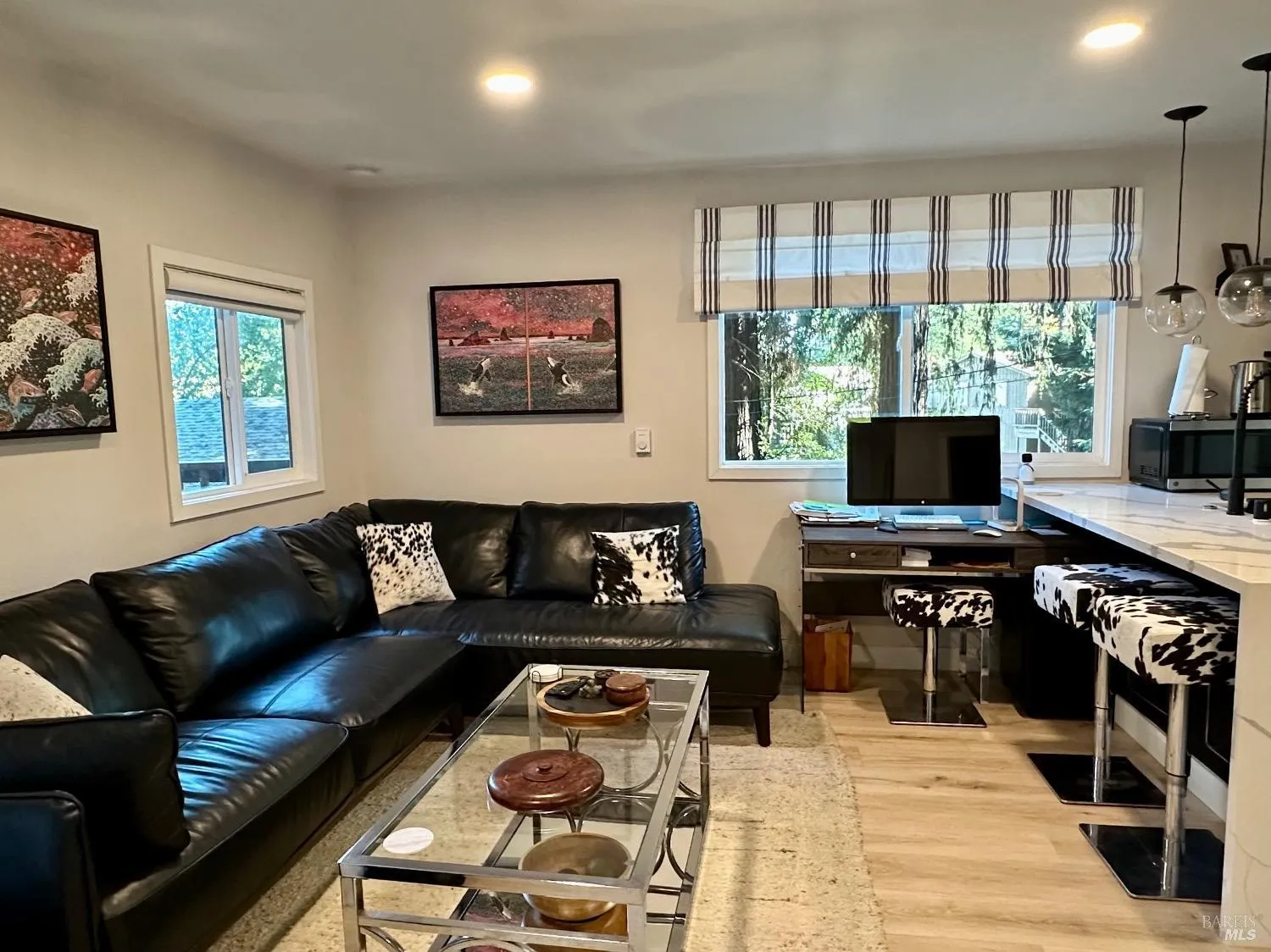 Guerneville, California 95446, United States, 2 Bedrooms Bedrooms, ,2 BathroomsBathrooms,Residential,Contingent,86658