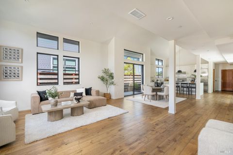 Photo of 1010 Trentadue Way, Healdsburg, CA 95448 (MLS # 325002332)