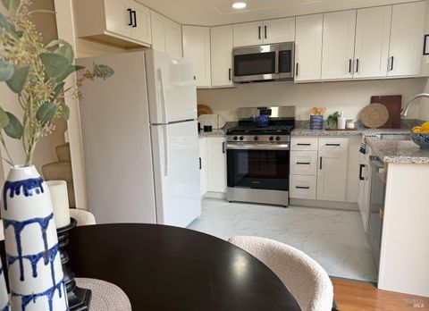 Photo of 1422 N Oak Street, Calistoga, CA 94515 (MLS # 325031914)