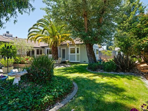 Photo of 914 Santa Dorotea Circle, Rohnert Park, CA 94928 (MLS # 325057628)