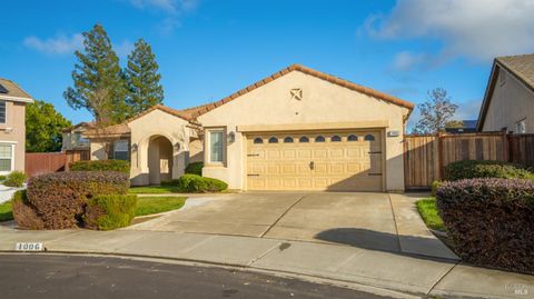 Photo of 1006 Champion Place, Vacaville, CA 95687 (MLS # 325102933)