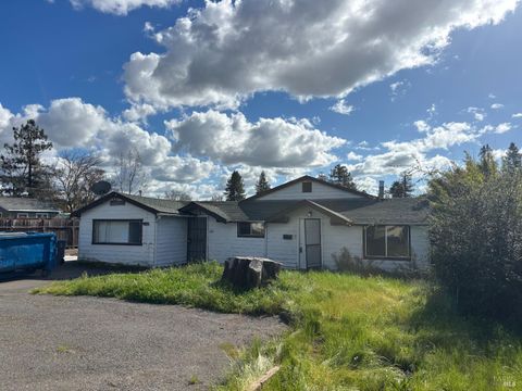 Photo of 1427 Russell Avenue, Santa Rosa, CA 95403 (MLS # 326011174)