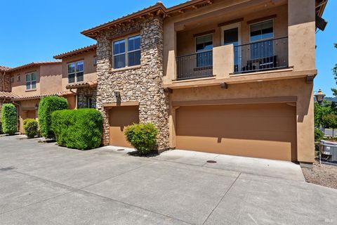 Photo of 180 Healdsburg Avenue #B, Cloverdale, CA 95425 (MLS # 325095886)