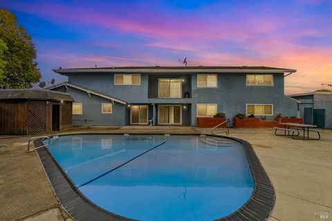 Photo of 150 Yorkshire Court, Vallejo, CA 94591 (MLS # 325093654)