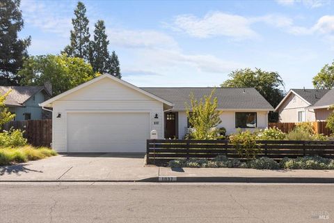 Photo of 1037 Lupine Road, Healdsburg, CA 95448 (MLS # 325085271)