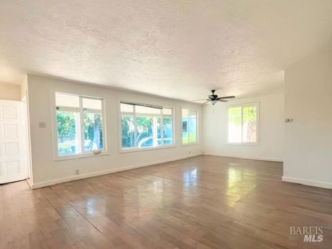 Photo of 919 Naify Lane, Santa Rosa, CA 95407 (MLS # 325102821)