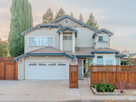 Photo of 642 White Oak Lane, Vacaville, CA 95687 (MLS # 325093174) Photo of 642 White Oak Lane, Vacaville, CA 95687 (MLS # 325093174)