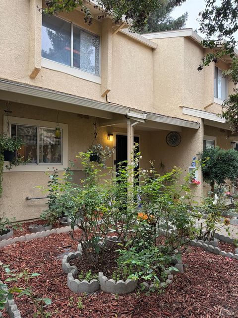 Photo of 1941 Grande Circle #48, Fairfield, CA 94533 (MLS # 325099915)