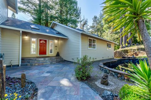 Photo of 18940 Timber Pointe Drive, Fort Bragg, CA 95437 (MLS # 326013881)