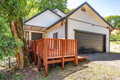 Photo of 168 Ridgecrest Drive, Napa, CA 94558 (MLS # 325037449)