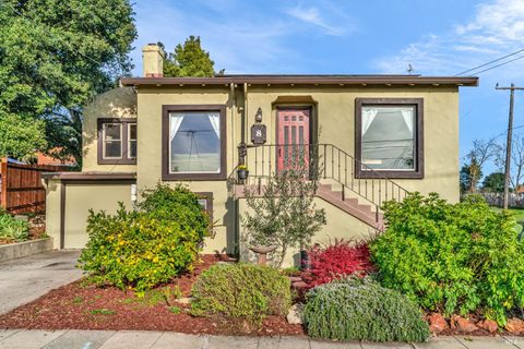 Photo of 8 Santa Paula Way, Vallejo, CA 94590 (MLS # 325100820)