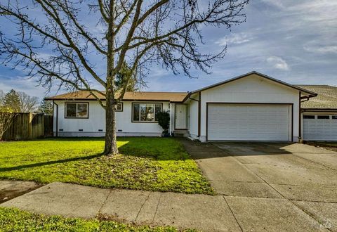 Photo of 5036 Algiers Avenue, Santa Rosa, CA 95409 (MLS # 326007786)