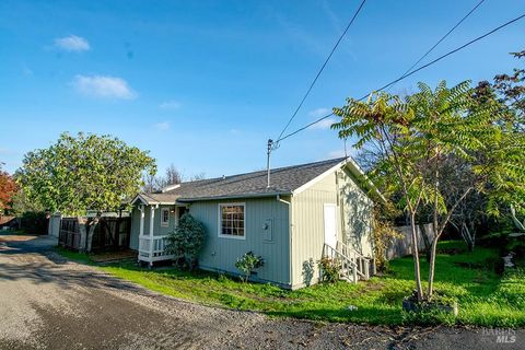 Photo of 19191 Arnold Drive, Sonoma, CA 95476 (MLS # 325100480)