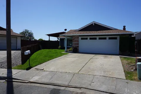 121 Forsythia Court, Vallejo, CA 94589 - MLS#: 324083192