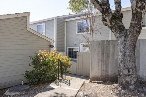 Photo of 1452 Townview Avenue, Santa Rosa, CA 95405 (MLS # 326017779)