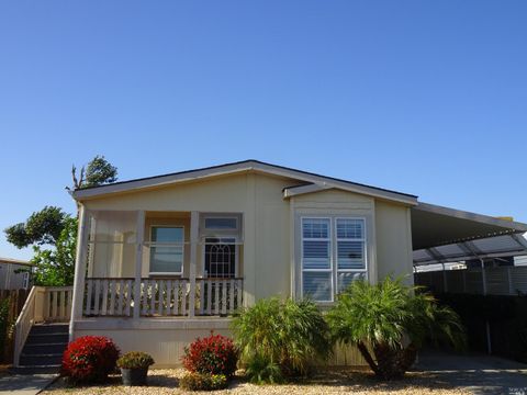 Photo of 86 Biltmore Court, Fairfield, CA 94533 (MLS # 325098860)