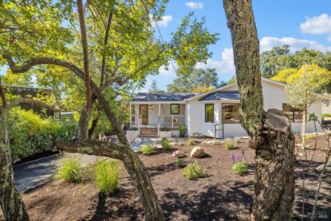 Photo of 17285 Hillcrest Avenue, Sonoma, CA 95476 (MLS # 325092064)