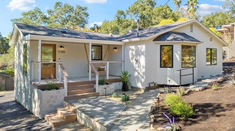 Photo of 17285 Hillcrest Avenue, Sonoma, CA 95476 (MLS # 325092064)