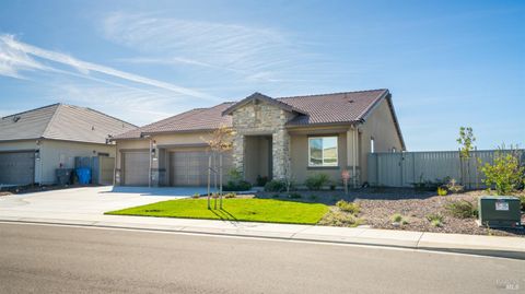 Photo of 450 Baler Circle, Vacaville, CA 95687 (MLS # 326018603)