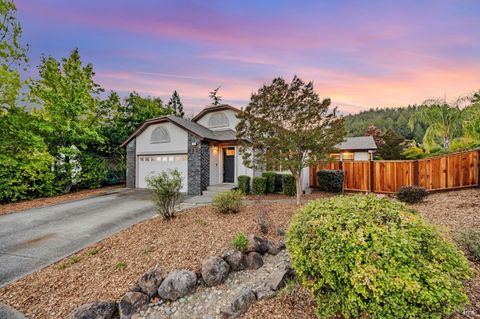 Photo of 105 Chardonnay Court, Cloverdale, CA 95425 (MLS # 325086671)