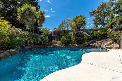 Photo of 813 Campas Court, Benicia, CA 94510 (MLS # 325102006)