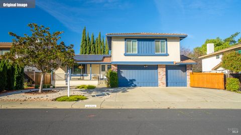 Photo of 3276 Arroyo Drive, Fairfield, CA 94533 (MLS # 325078694)