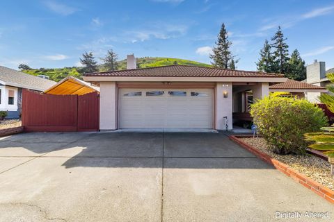 Photo of 832 Rose Drive, Benicia, CA 94510 (MLS # 326015195)