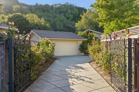 Photo of 87 Mount Tallac Court, San Rafael, CA 94903 (MLS # 325096420)