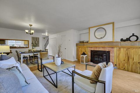 Photo of 735 Racquet Club Circle, Rohnert Park, CA 94928 (MLS # 326013328)