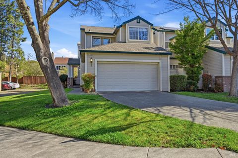 Photo of 1005 SE Woodlake Drive SE, Santa Rosa, CA 95405 (MLS # 326018207)