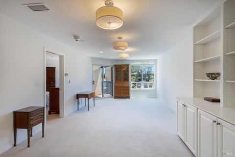 Photo of 100 Thorndale Drive #403, San Rafael, CA 94903 (MLS # 324037845)