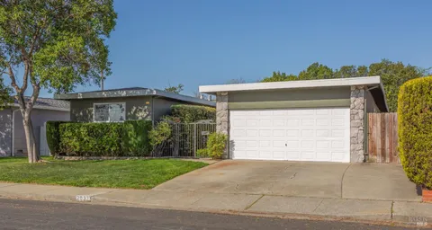 2037 San Luis Street, Fairfield, CA 94533 - MLS#: 325033100