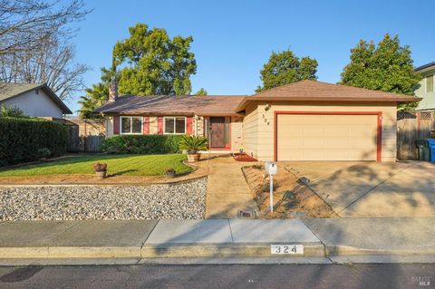Photo of 324 Woodside Circle, Vacaville, CA 95688 (MLS # 326009627)