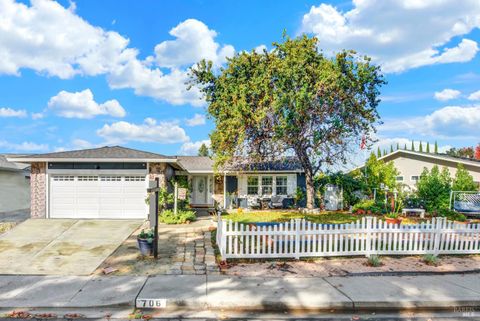 Photo of 706 Blue Ridge Lane, Vacaville, CA 95688 (MLS # 325097551)
