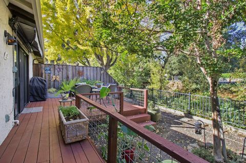 Photo of 1240 Peppertree Circle, Saint Helena, CA 94574 (MLS # 325082397)