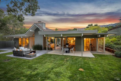 Photo of 100 Mount Lyell Drive, San Rafael, CA 94903 (MLS # 325072403)