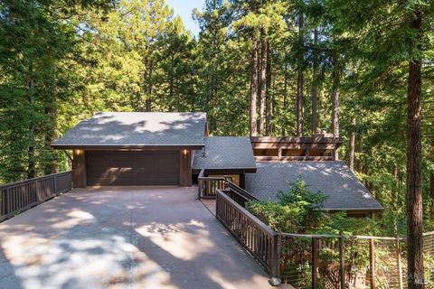 Photo of 2 Marsh Drive, Mill Valley, CA 94941 (MLS # 325087447)