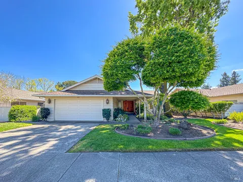 8911 Oakmont Drive, Santa Rosa, CA 95409 - MLS#: 325036596