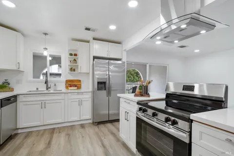MLS: 325033963