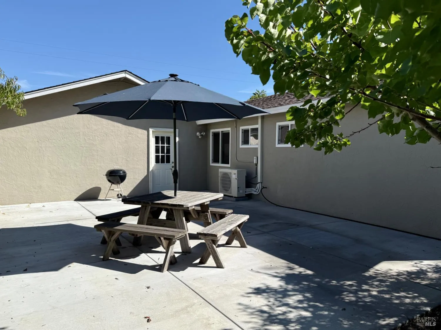 Santa Rosa, California 95401, United States, 3 Bedrooms Bedrooms, ,2 BathroomsBathrooms,Residential,Active,230485