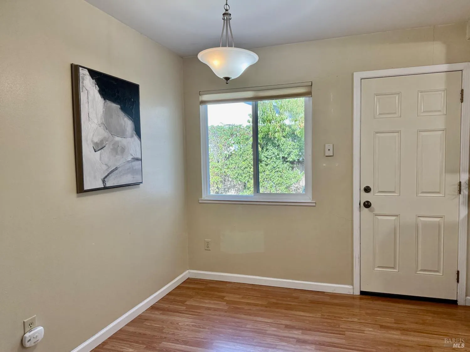 Santa Rosa, California 95401, United States, 3 Bedrooms Bedrooms, ,2 BathroomsBathrooms,Residential,Active,230485