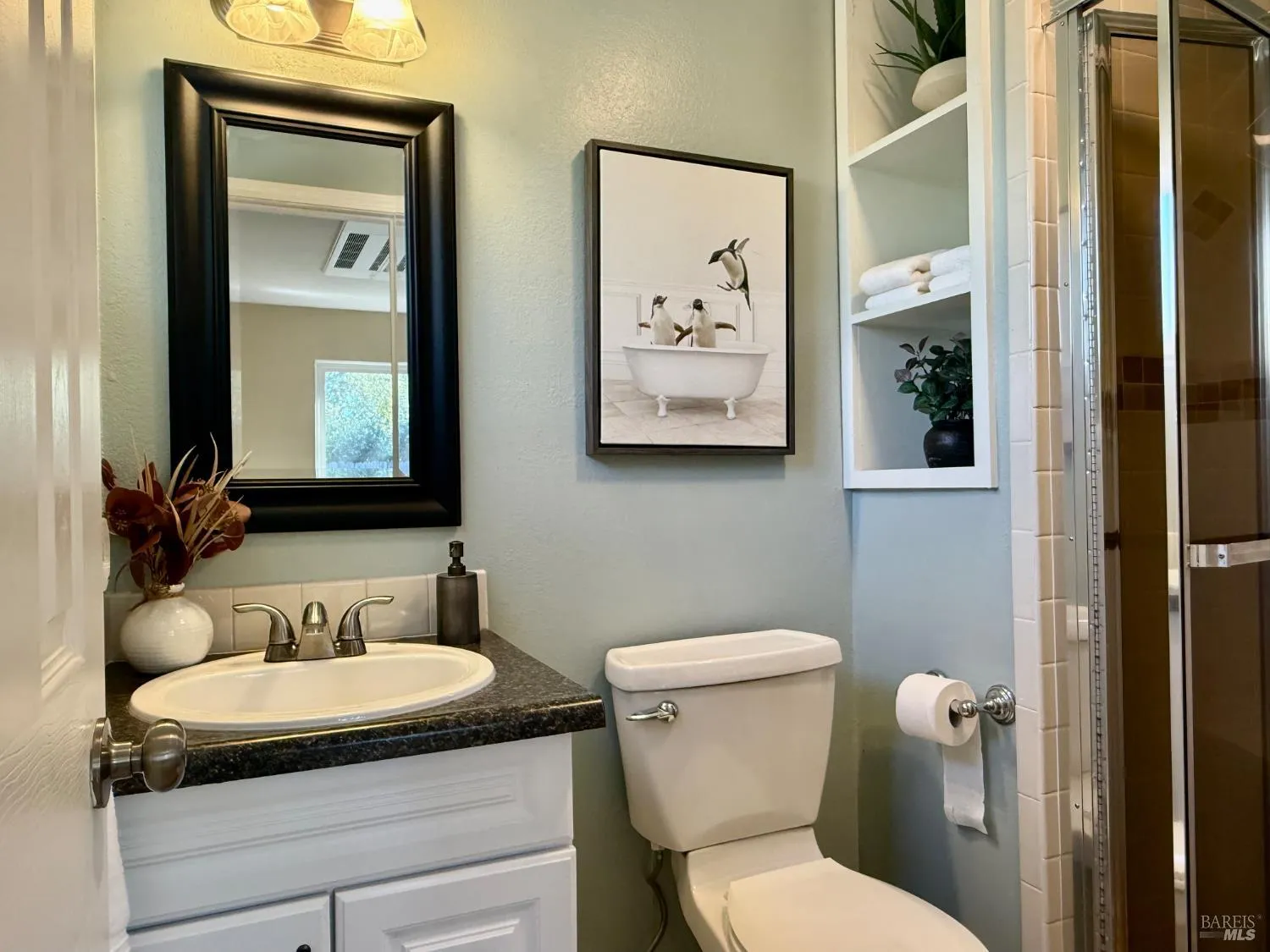 Santa Rosa, California 95401, United States, 3 Bedrooms Bedrooms, ,2 BathroomsBathrooms,Residential,Active,230485