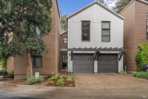 Photo of 532 Grove Street, Healdsburg, CA 95448 (MLS # 326010849)