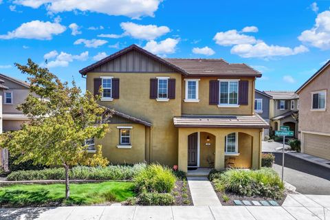 Photo of 399 Allegany Court, Fairfield, CA 94534 (MLS # 325077147)