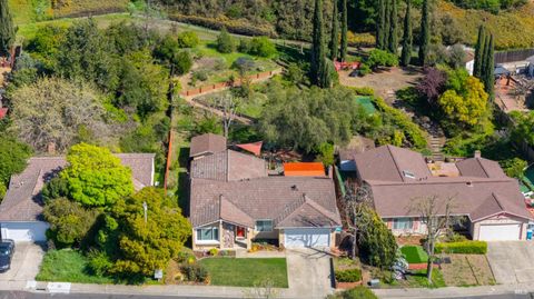 Photo of 114 Newcastle Drive, Vallejo, CA 94591 (MLS # 326018533)