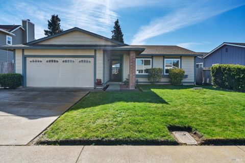 Photo of 1403 Shasta Street, Suisun City, CA 94585 (MLS # 326012564)