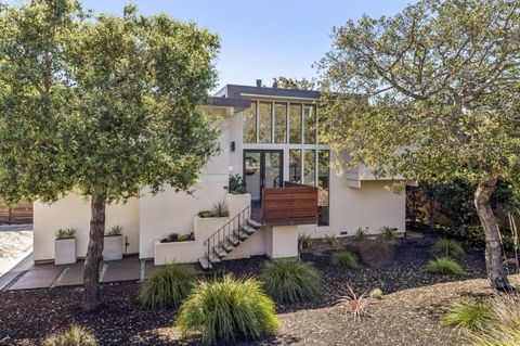 Photo of 36 Bonnie Banks Way, San Rafael, CA 94901 (MLS # 326019686)