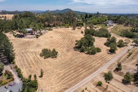 Photo of 1676 Chiquita Road, Healdsburg, CA 95448 (MLS # 325088101)