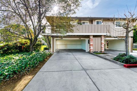 Photo of 207 Bahia Place, San Rafael, CA 94901 (MLS # 325086554)