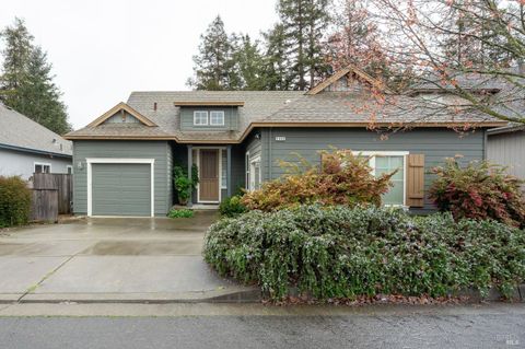 Photo of 2382 Laylani Court, Santa Rosa, CA 95403 (MLS # 326014920)